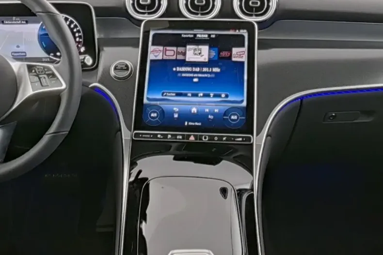 Mercedes-Benz GLC 300 din 2024 cu 10.500 km - oferta MER177480 - foto 4