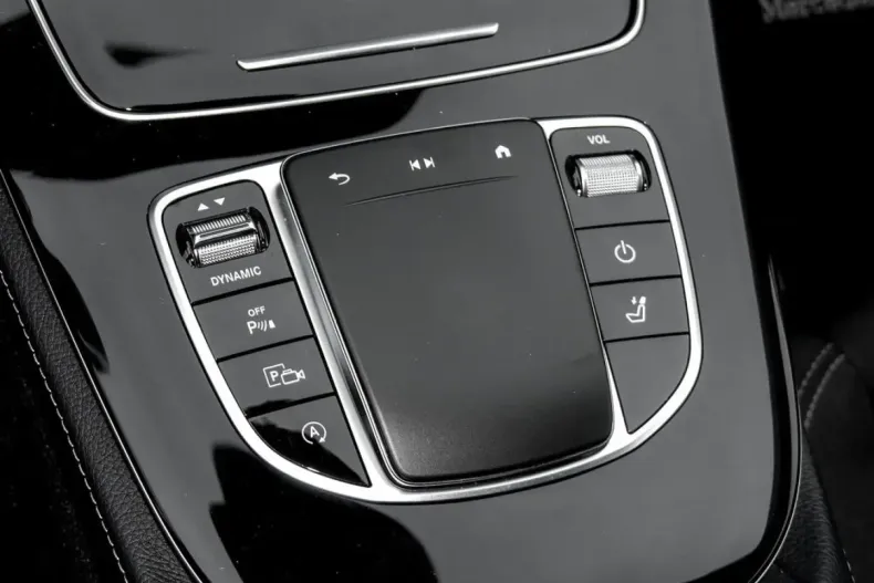 Mercedes-Benz E 220 din 2022 cu 79.664 km - oferta MER177490 - foto 9