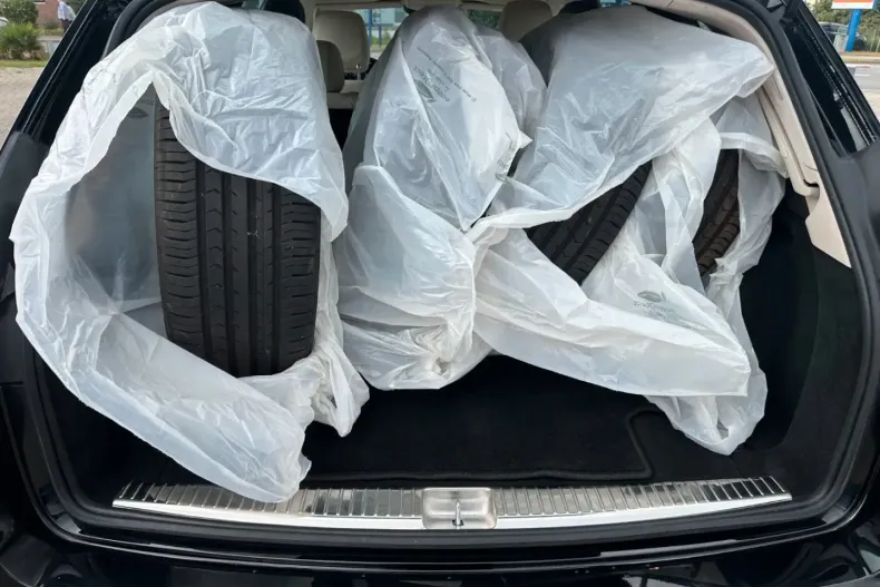 Mercedes-Benz E 220 din 2021 cu 100.000 km - oferta MER177491 - foto 14