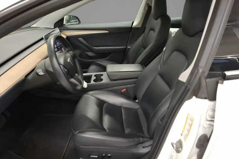 Tesla Model 3 din 2021 cu 90.386 km - oferta TES177544 - foto 4