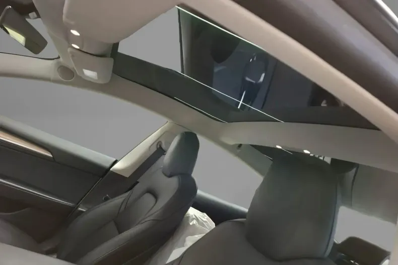 Tesla Model 3 din 2021 cu 90.386 km - oferta TES177544 - foto 5