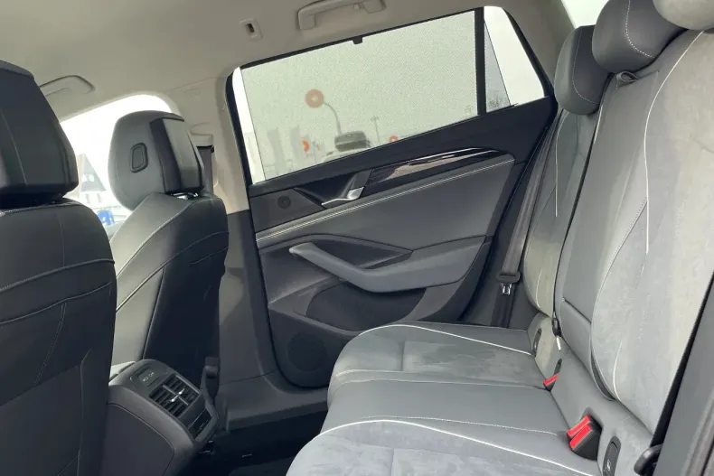 Volkswagen Passat din 2025 cu 1 km - oferta VOL177573 - foto 13