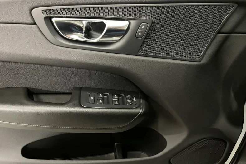 Volvo XC60 din 2020 cu 157.024 km - oferta VOL177574 - foto 25