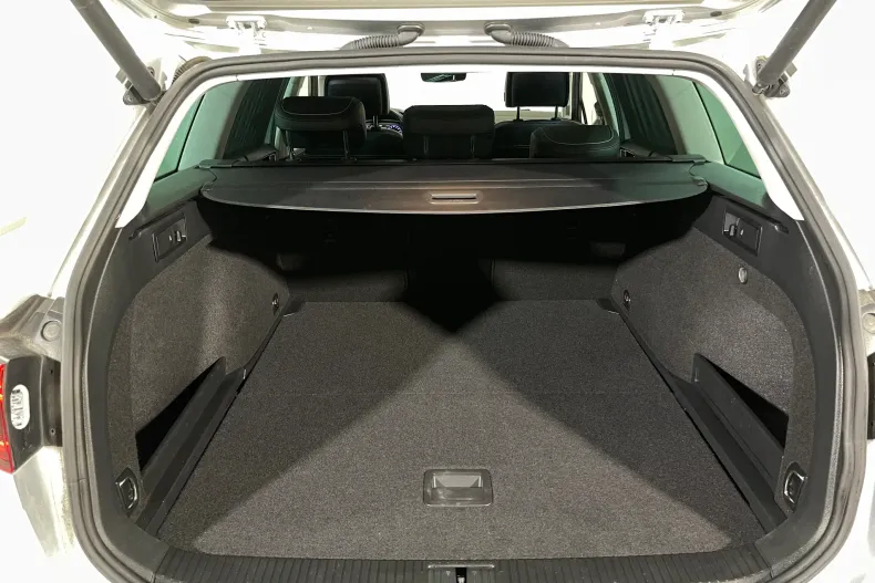 Volkswagen Passat din 2021 cu 139.147 km - oferta VOL177584 - foto 13