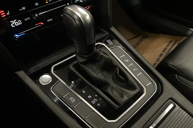 Volkswagen Passat din 2021 cu 139.147 km - oferta VOL177584 - foto 26