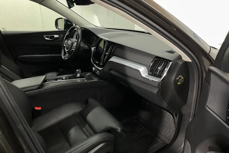 Volvo XC60 din 2021 cu 163.705 km - oferta VOL177587 - foto 10