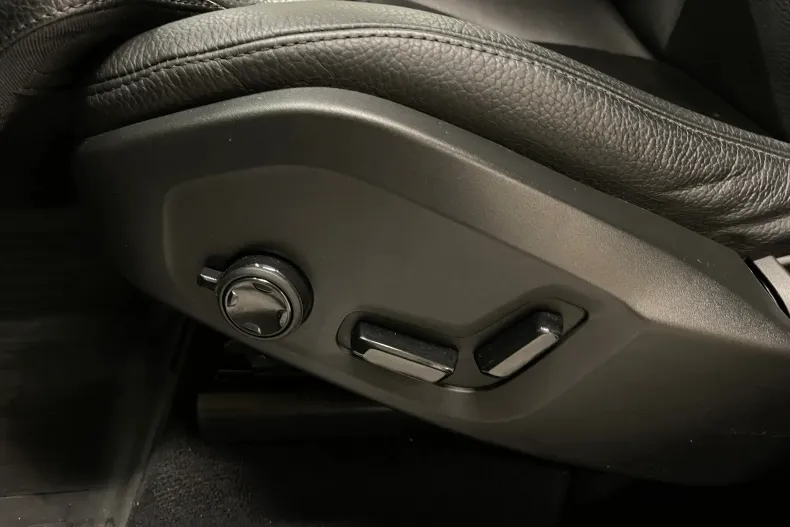 Volvo XC60 din 2021 cu 163.705 km - oferta VOL177587 - foto 23