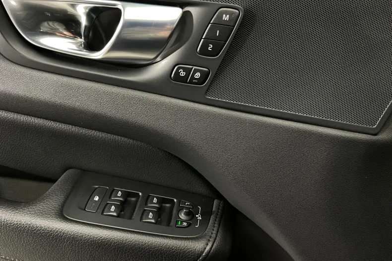 Volvo XC60 din 2021 cu 163.705 km - oferta VOL177587 - foto 25