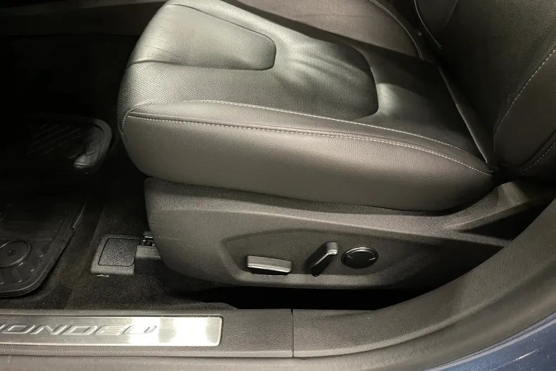 Ford Mondeo din 2020 cu 63.227 km - oferta FOR177593 - foto 24