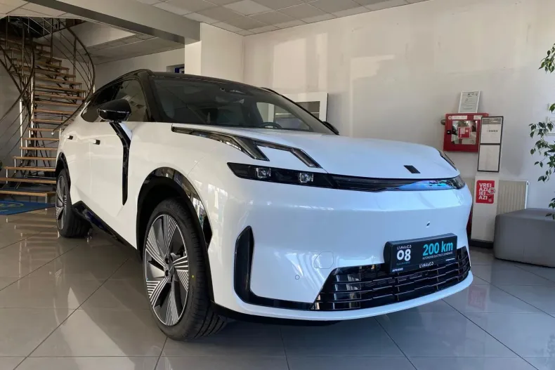 Lynk&Co 08 din 2025 cu 3 km - oferta LYN177614 - foto 1