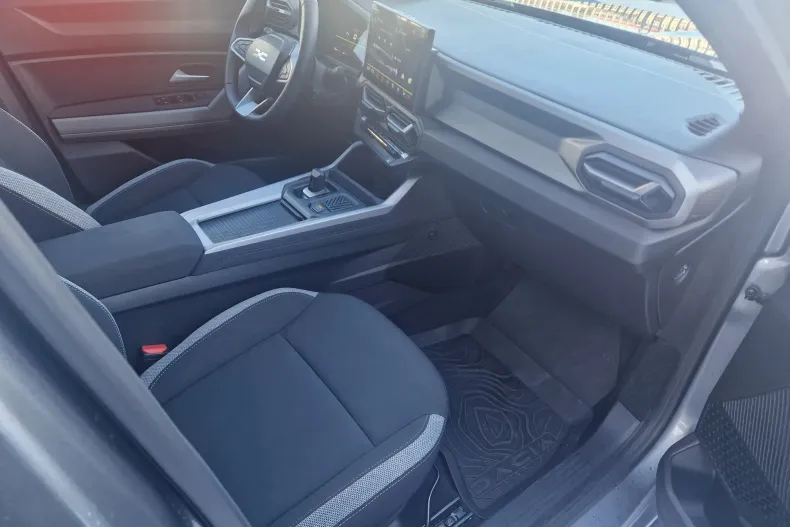 Dacia Bigster din 2025 cu 2.159 km - oferta DAC177615 - foto 36