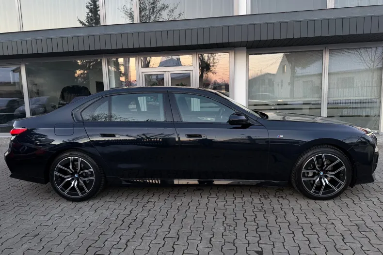BMW Seria 7 din 2024 cu 29.271 km - oferta BMW177618 - foto 2