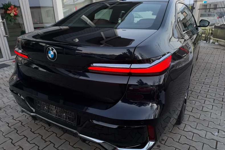 BMW Seria 7 din 2024 cu 29.271 km - oferta BMW177618 - foto 8