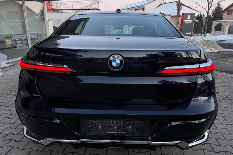 BMW Seria 7 din 2024 cu 29.271 km - oferta BMW177618 - foto 9