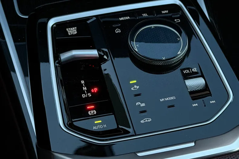 BMW Seria 7 din 2024 cu 29.271 km - oferta BMW177618 - foto 14