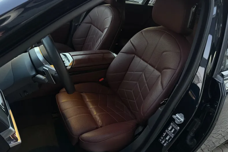 BMW Seria 7 din 2024 cu 29.271 km - oferta BMW177618 - foto 20