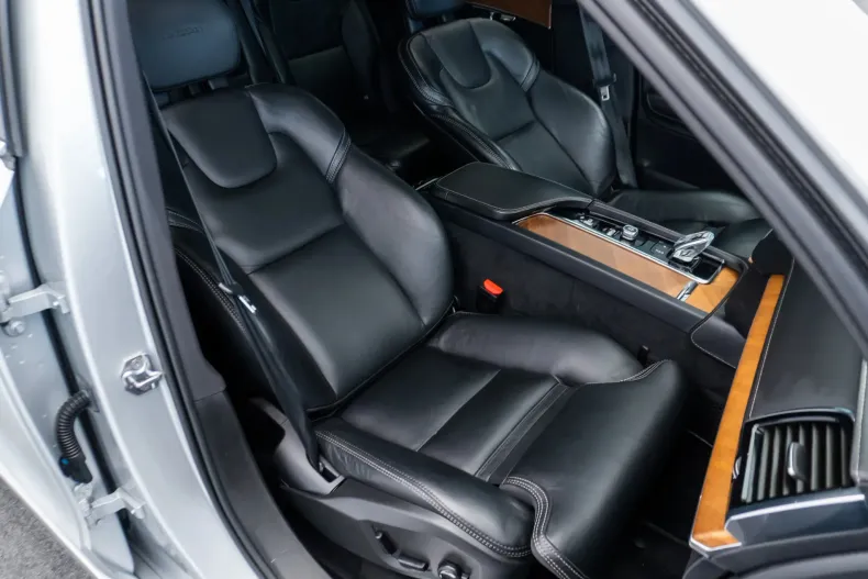 Volvo XC90 din 2020 cu 83.084 km - oferta VOL177636 - foto 8