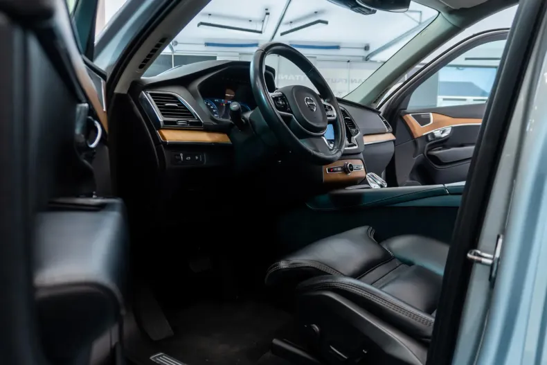 Volvo XC90 din 2020 cu 83.084 km - oferta VOL177636 - foto 23