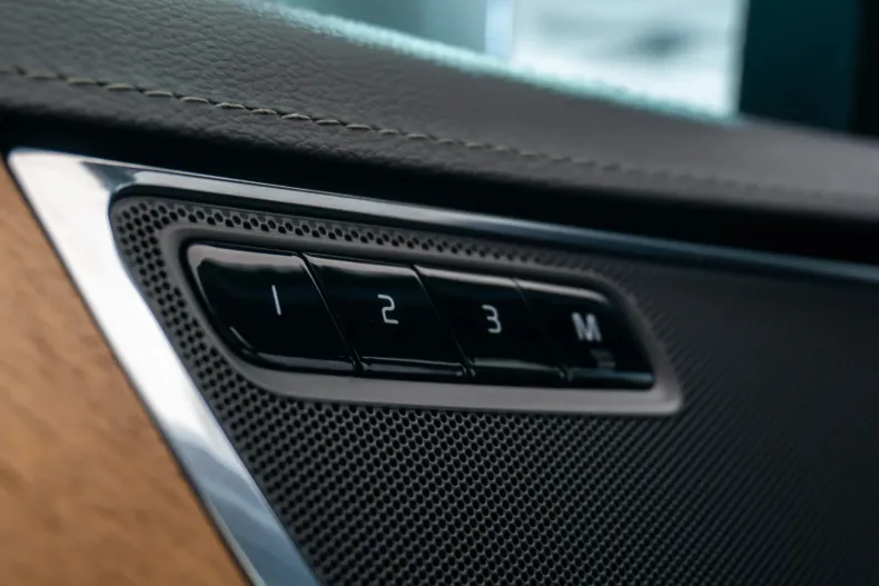 Volvo XC90 din 2020 cu 83.084 km - oferta VOL177636 - foto 25