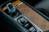 Volvo XC90 din 2020 cu 83.084 km - oferta VOL177636 - foto 27