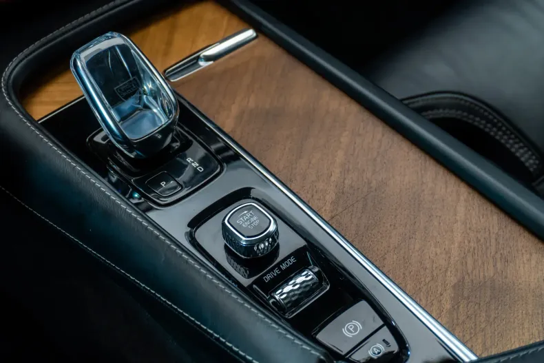 Volvo XC90 din 2020 cu 83.084 km - oferta VOL177636 - foto 27