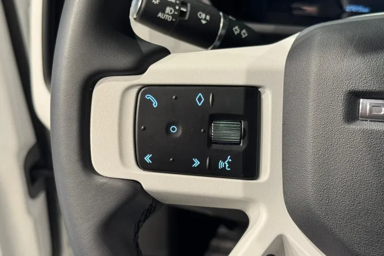 Land Rover Defender din 2024 cu 27.500 km - oferta LAN177643 - foto 18