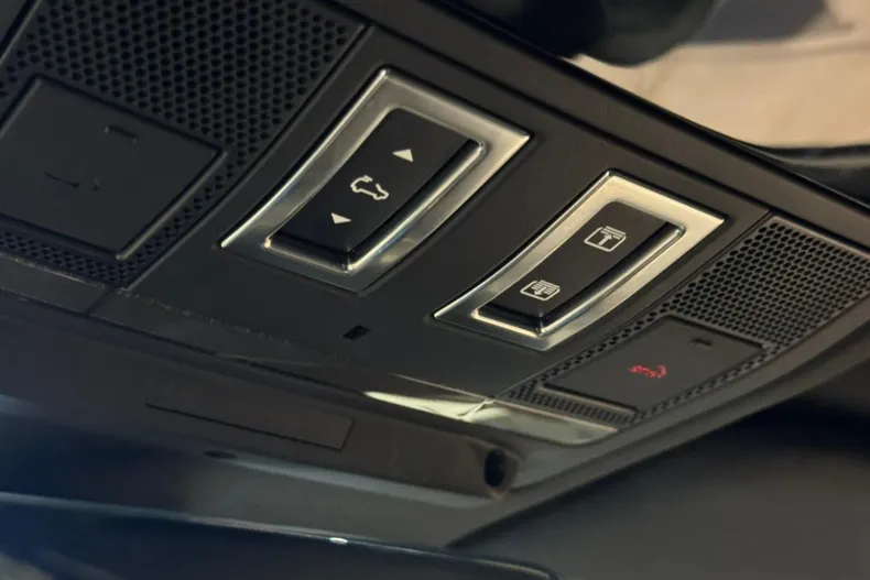 Land Rover Defender din 2024 cu 27.500 km - oferta LAN177643 - foto 21