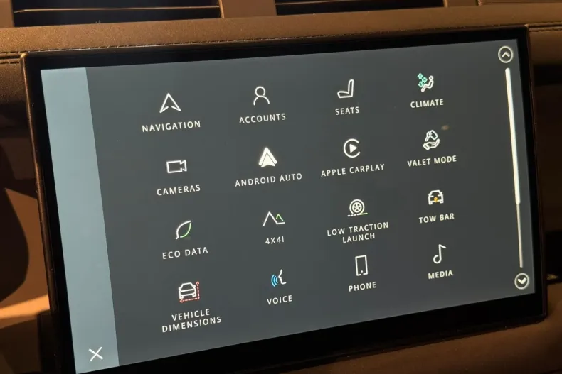 Land Rover Defender din 2024 cu 27.500 km - oferta LAN177643 - foto 26