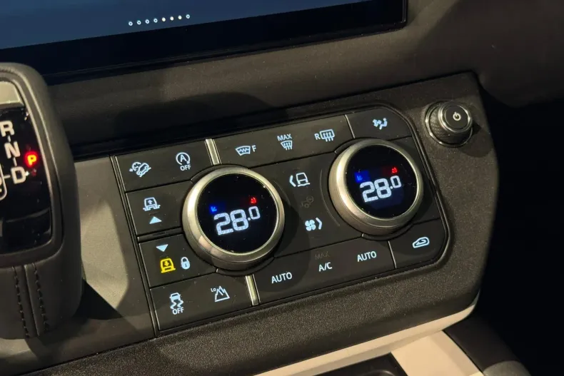 Land Rover Defender din 2024 cu 27.500 km - oferta LAN177643 - foto 27