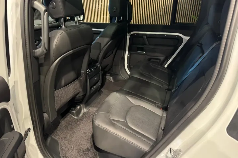 Land Rover Defender din 2024 cu 27.500 km - oferta LAN177643 - foto 34