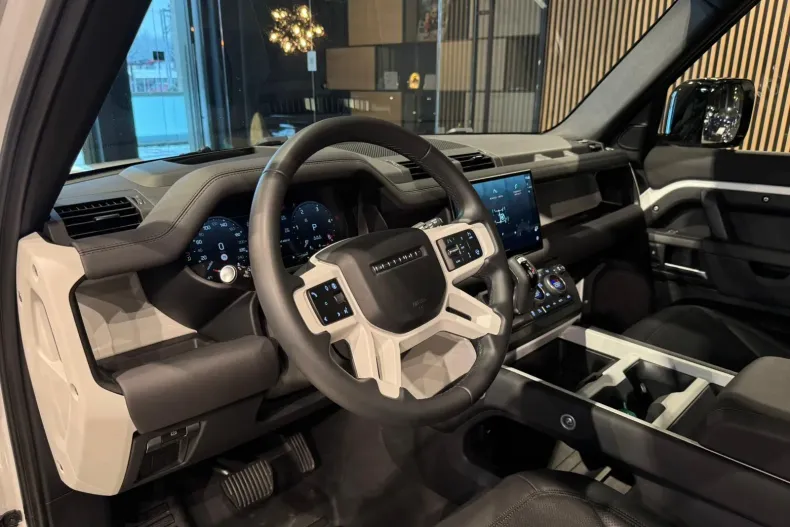 Land Rover Defender din 2024 cu 27.500 km - oferta LAN177643 - foto 36