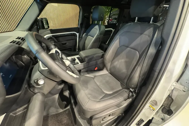 Land Rover Defender din 2024 cu 27.500 km - oferta LAN177643 - foto 37