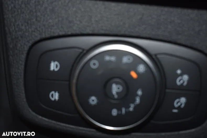Ford Focus din 2025 cu 1 km - oferta FOR177645 - foto 15