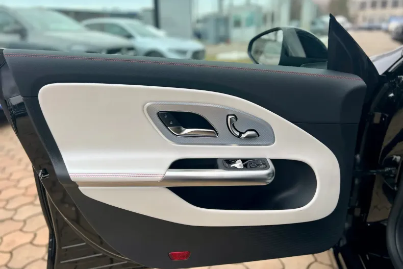 Mercedes-Benz CLA din 2025 cu 14 km - oferta MER177650 - foto 9