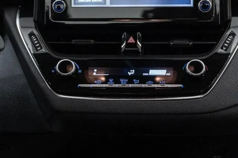 Toyota Corolla din 2022 cu 111.013 km - oferta TOY177657 - foto 4