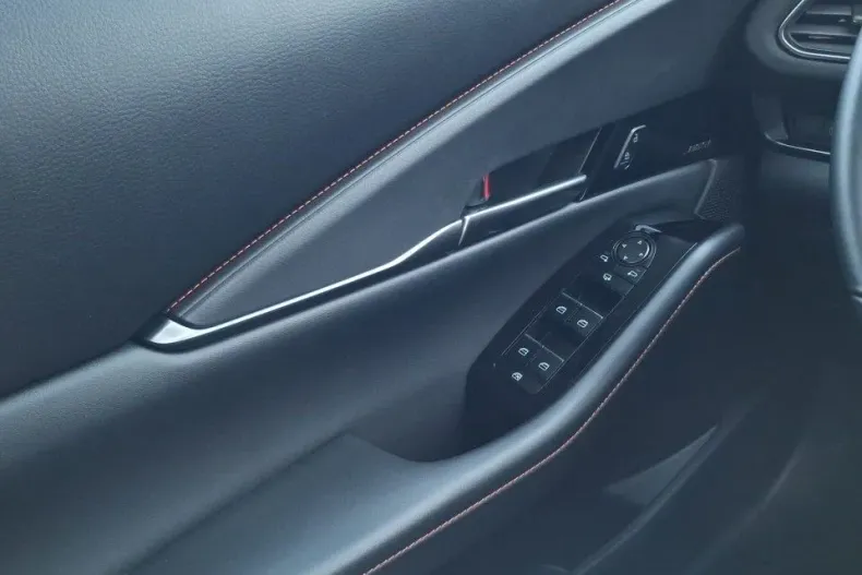 Mazda CX-30 din 2025 cu 2.389 km - oferta MAZ177665 - foto 10