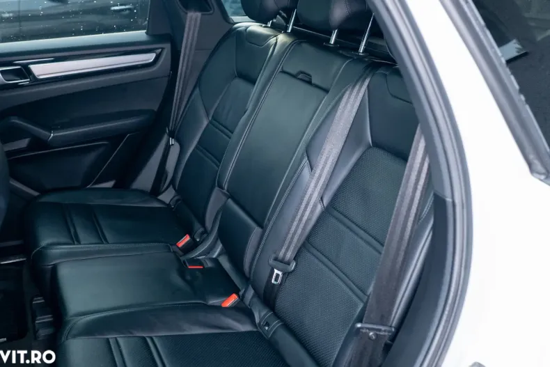Porsche Cayenne din 2021 cu 95.542 km - oferta POR177666 - foto 8