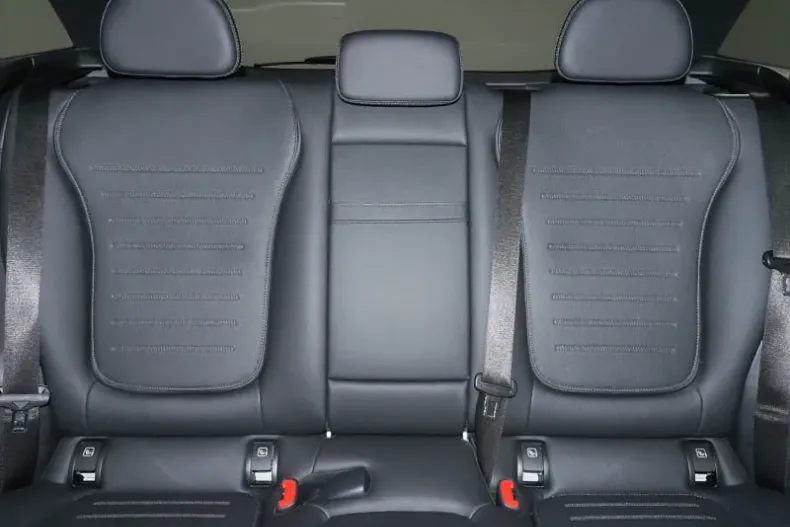 Mercedes-Benz GLC din 2025 cu 9.800 km - oferta MER177668 - foto 7