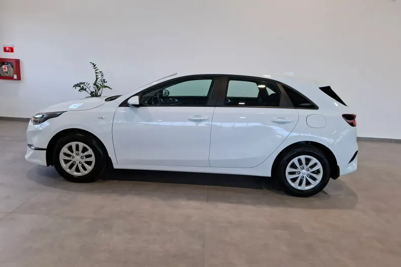 Kia Ceed din 2024 cu 6 km - oferta KIA177672 - foto 3