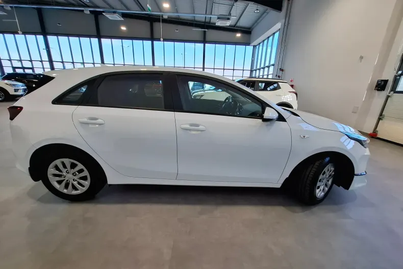 Kia Ceed din 2024 cu 6 km - oferta KIA177672 - foto 7