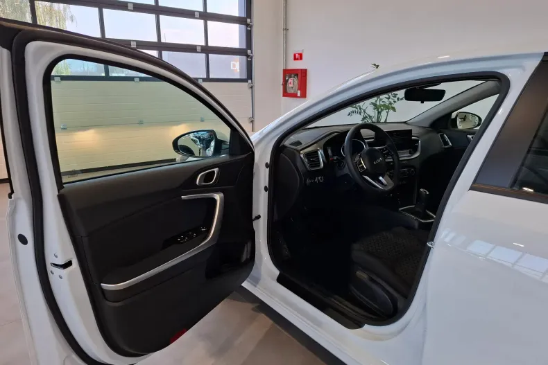 Kia Ceed din 2024 cu 6 km - oferta KIA177672 - foto 10