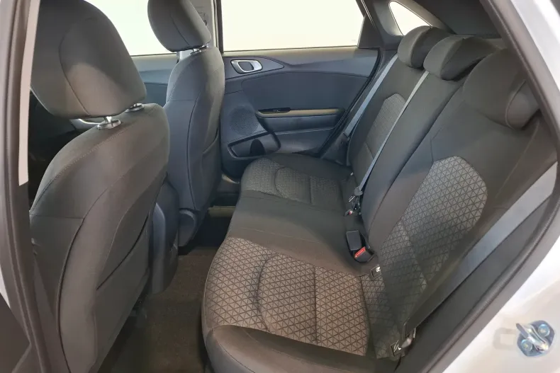 Kia Ceed din 2024 cu 6 km - oferta KIA177672 - foto 24