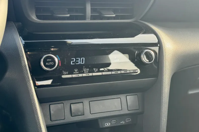 Toyota Yaris Cross din 2025 cu 3.050 km - oferta TOY177697 - foto 17