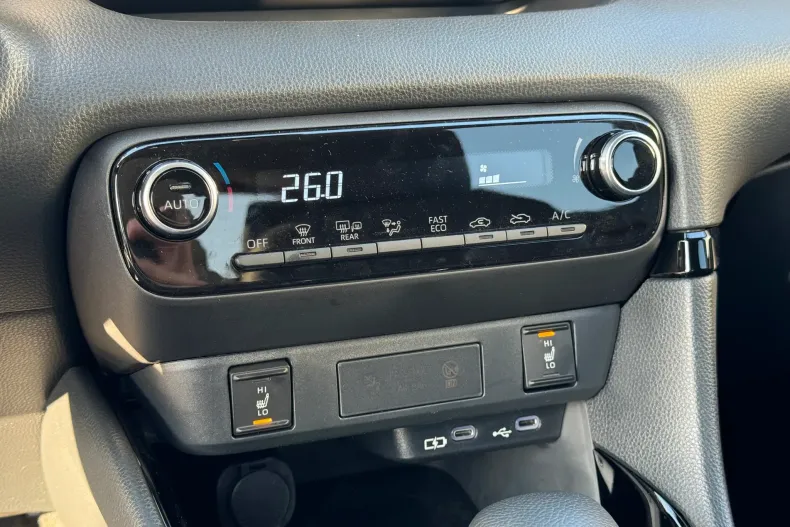 Toyota Yaris din 2025 cu 3.520 km - oferta TOY177699 - foto 17