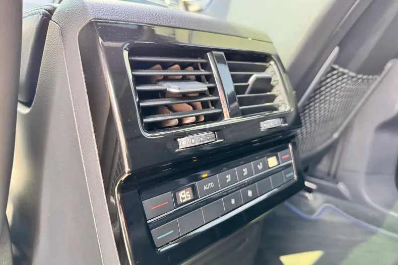 Volkswagen Touareg din 2021 cu 135.000 km - oferta VOL177706 - foto 21