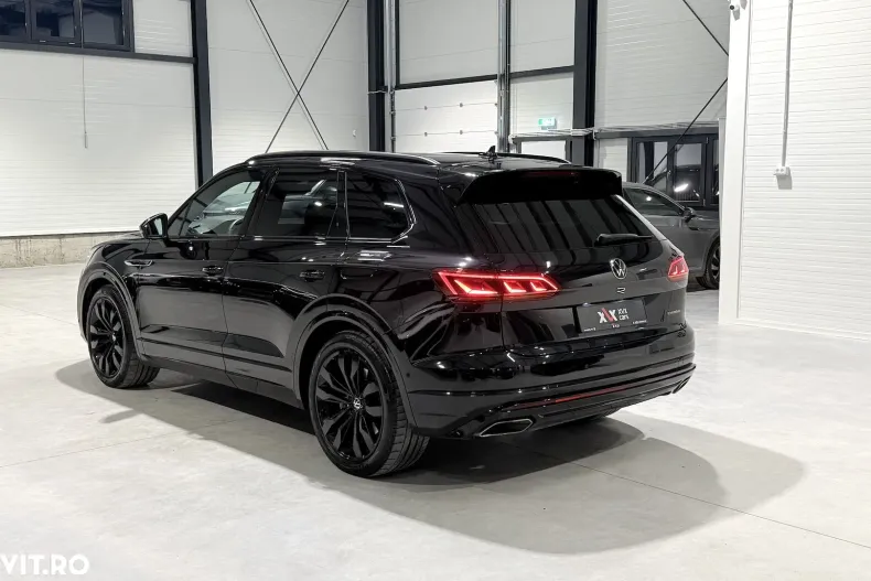 Volkswagen Touareg din 2022 cu 119.820 km - oferta VOL177733 - foto 4
