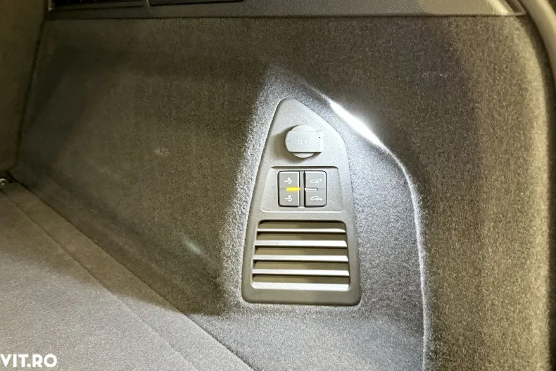 Volkswagen Touareg din 2022 cu 119.820 km - oferta VOL177733 - foto 34