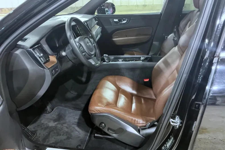 Volvo XC60 din 2020 cu 97.035 km - oferta VOL177738 - foto 9