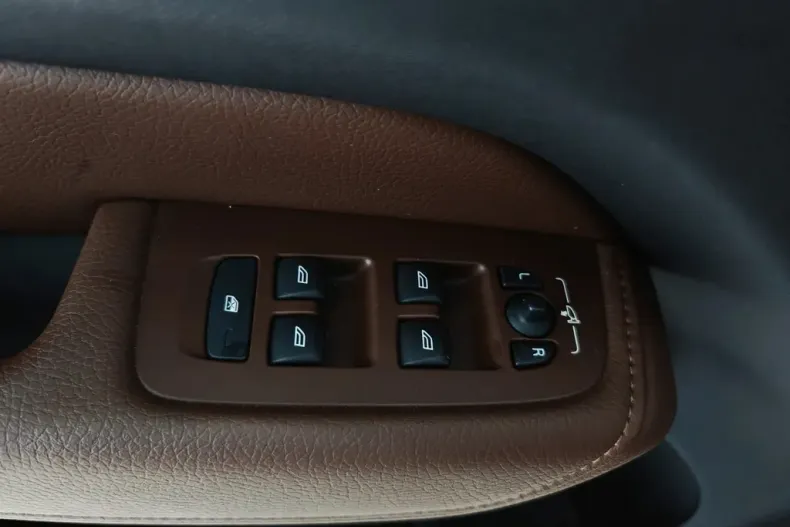 Volvo XC60 din 2020 cu 97.035 km - oferta VOL177738 - foto 14