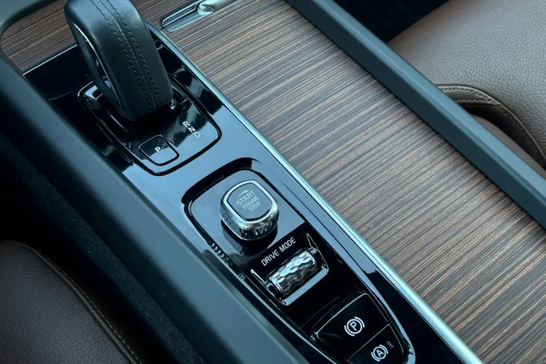 Volvo XC60 din 2020 cu 97.035 km - oferta VOL177738 - foto 15